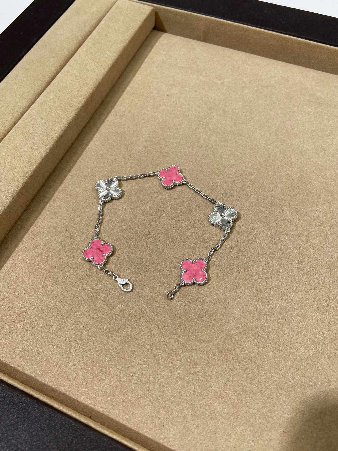 Five-flower bracelet ceramic laser
