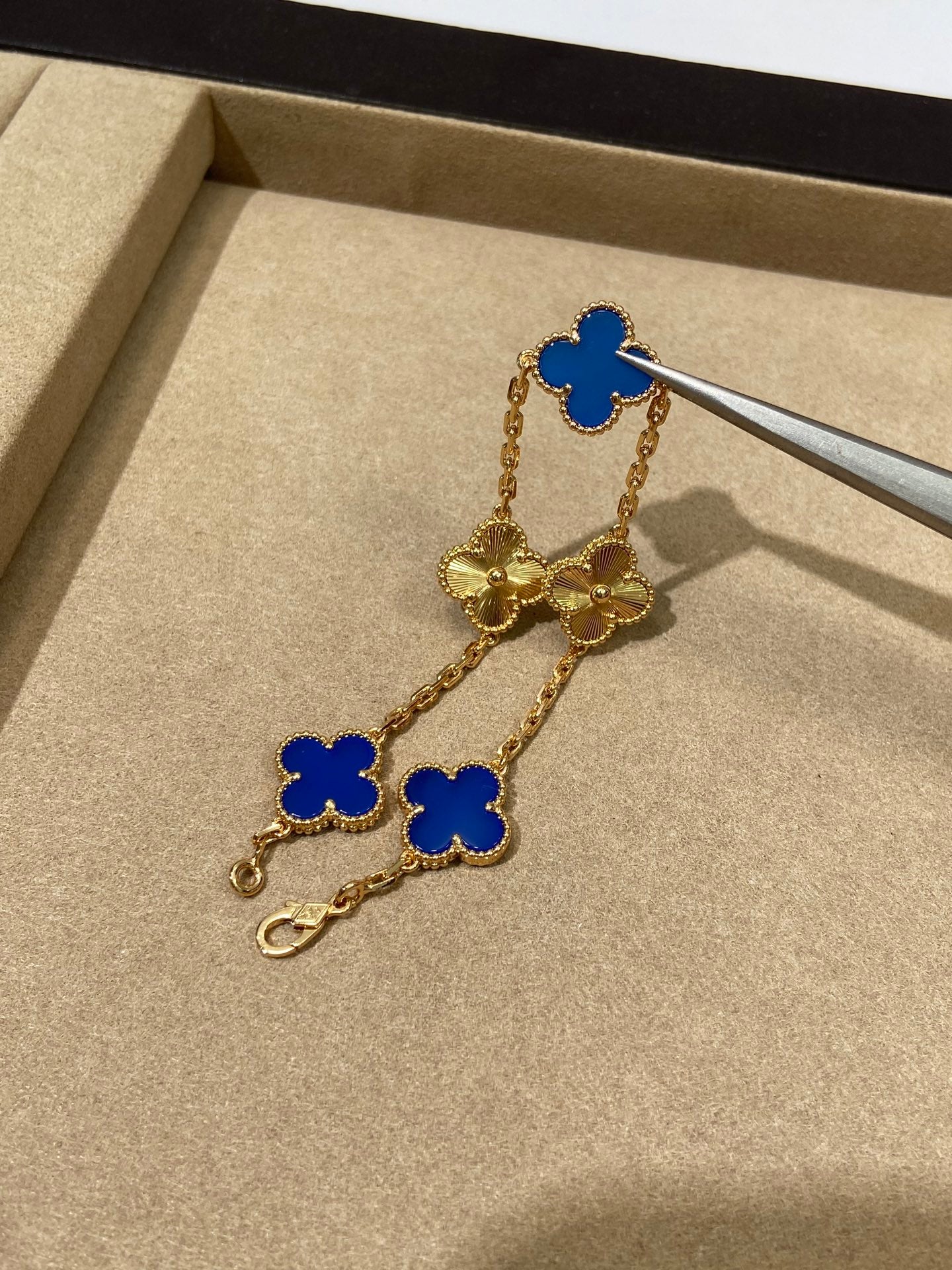 Five-flower bracelet ceramic laser