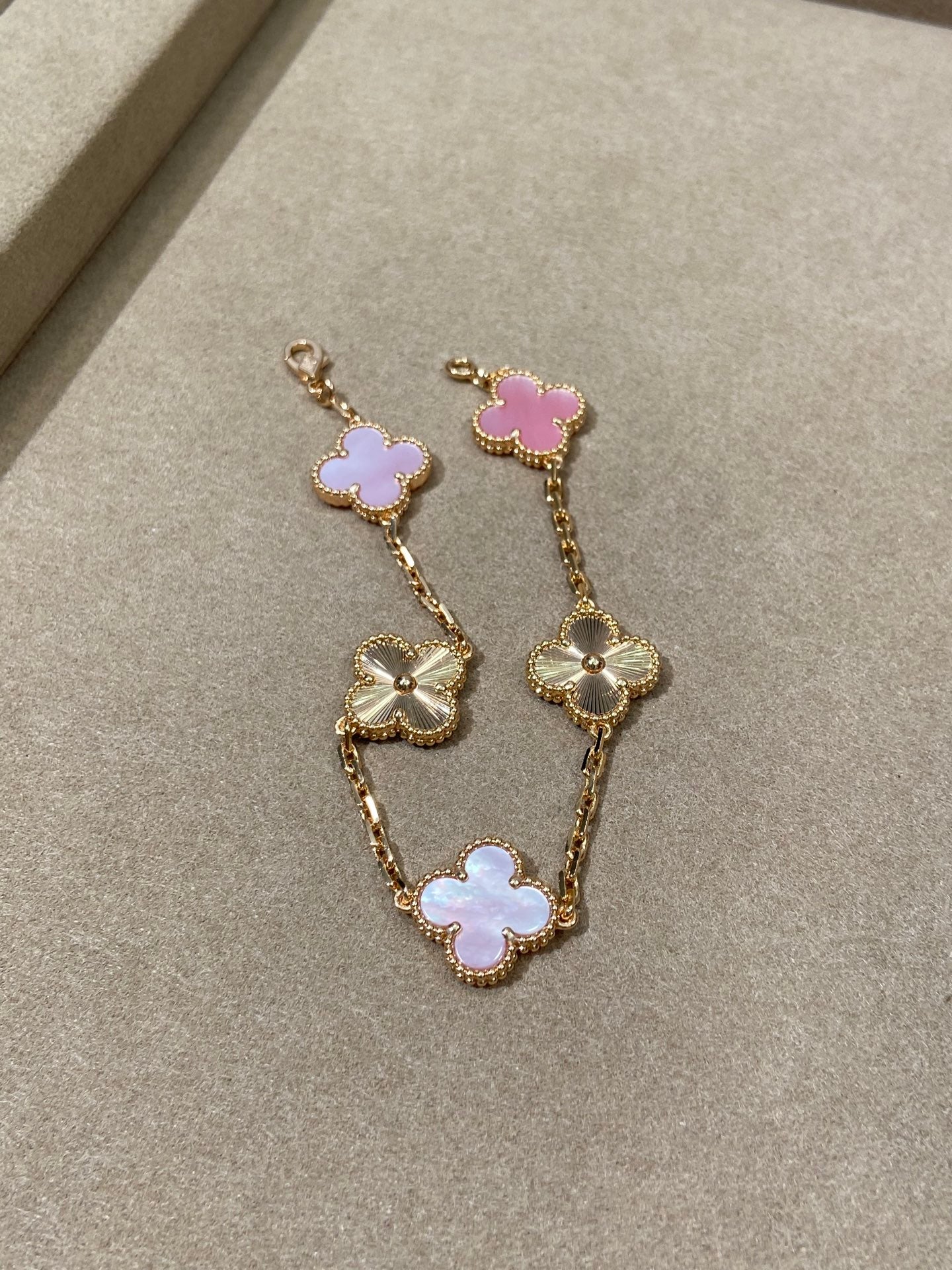 Five-flower bracelet ceramic laser