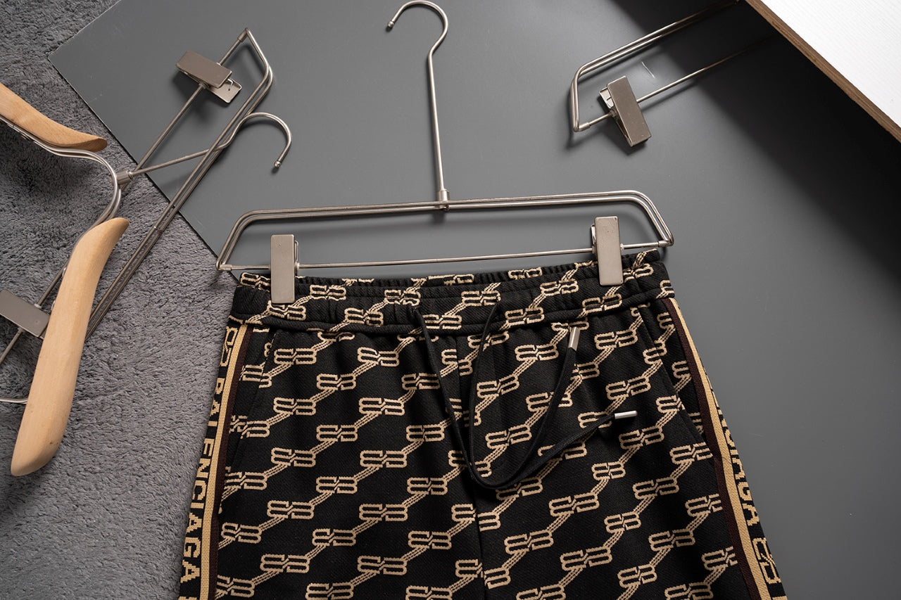New knitted shorts, fashionable and casual shorts