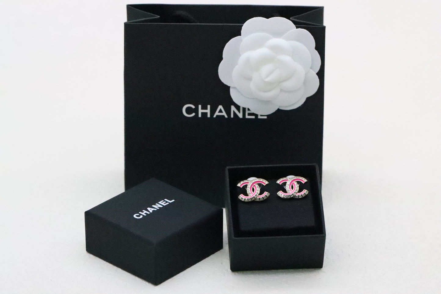 Gold button double c earrings