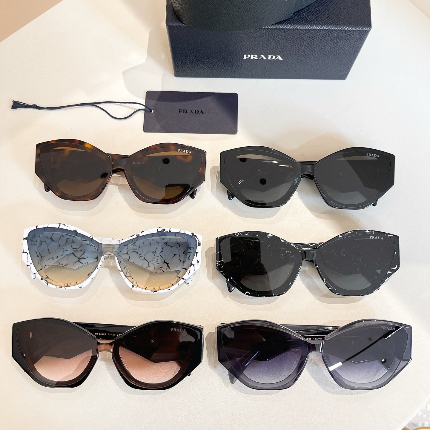 New style two-tone cat-shaped sunglasses