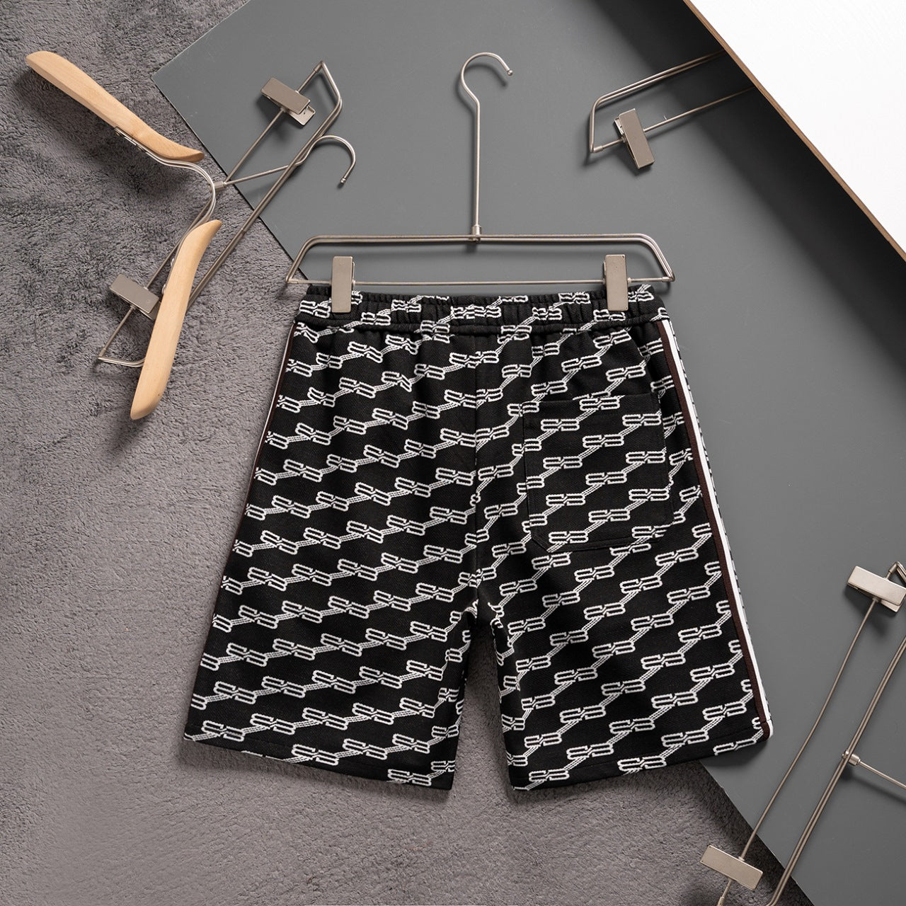 New knitted shorts, fashionable and casual shorts
