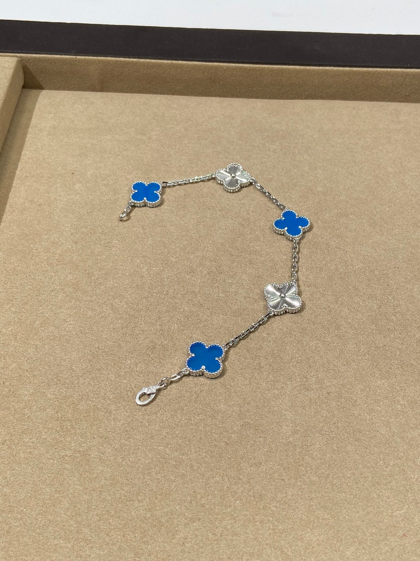 Five-flower bracelet ceramic laser