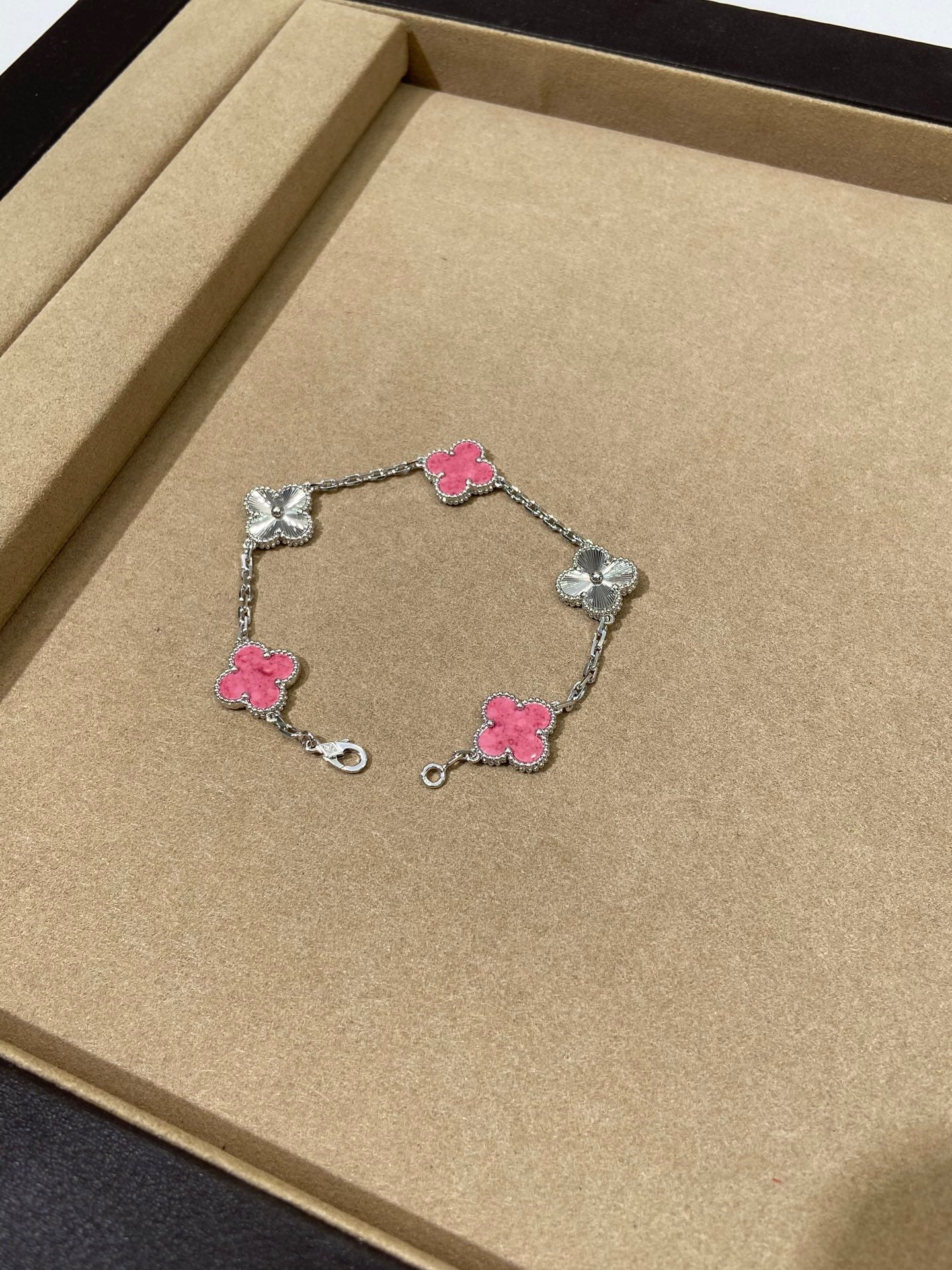 Five-flower bracelet ceramic laser