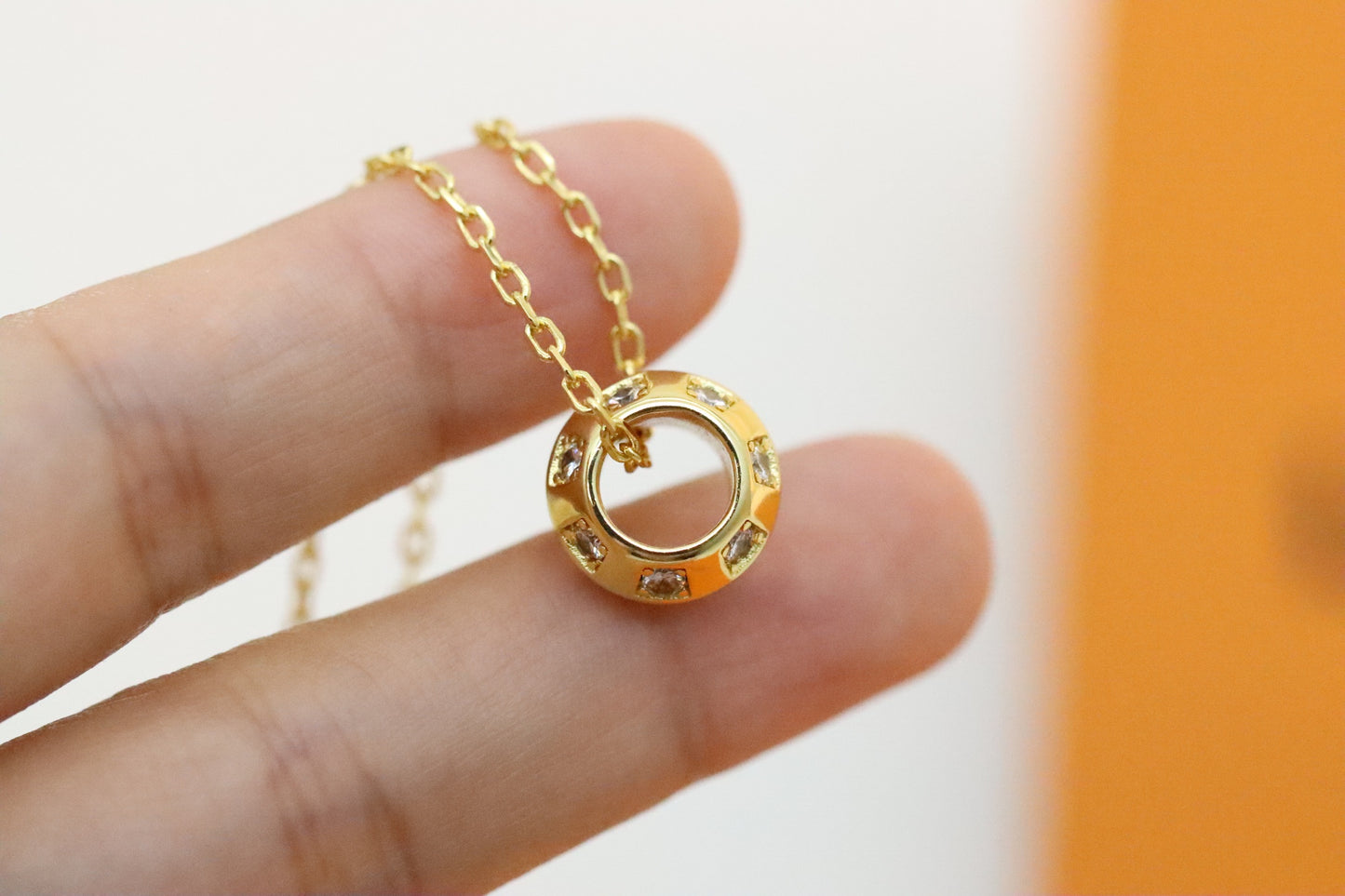 Gold chessboard diamond square clavicle necklace