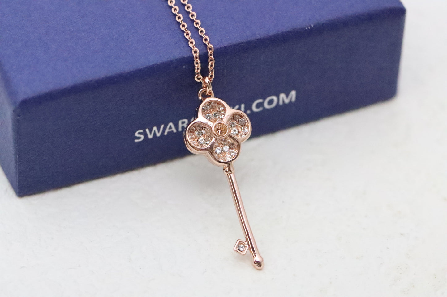 Rose gold diamond four-leaf clover key clavicle necklace