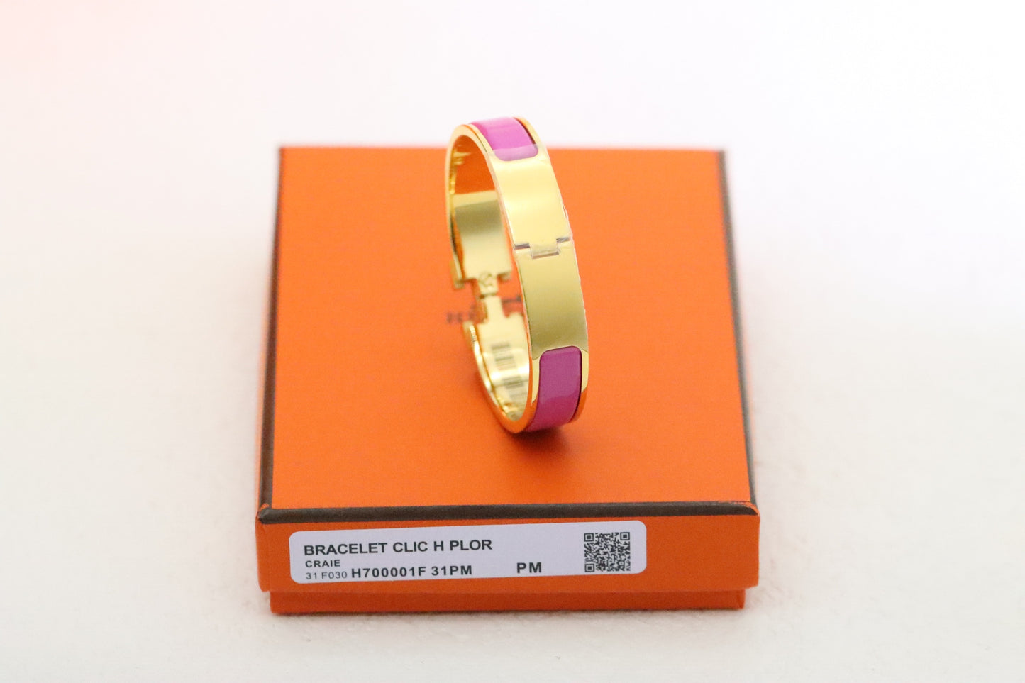 Gold enamel bracelet