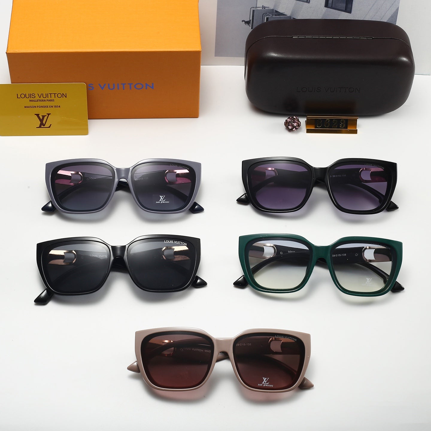 A must-have for fashionistas 8623
