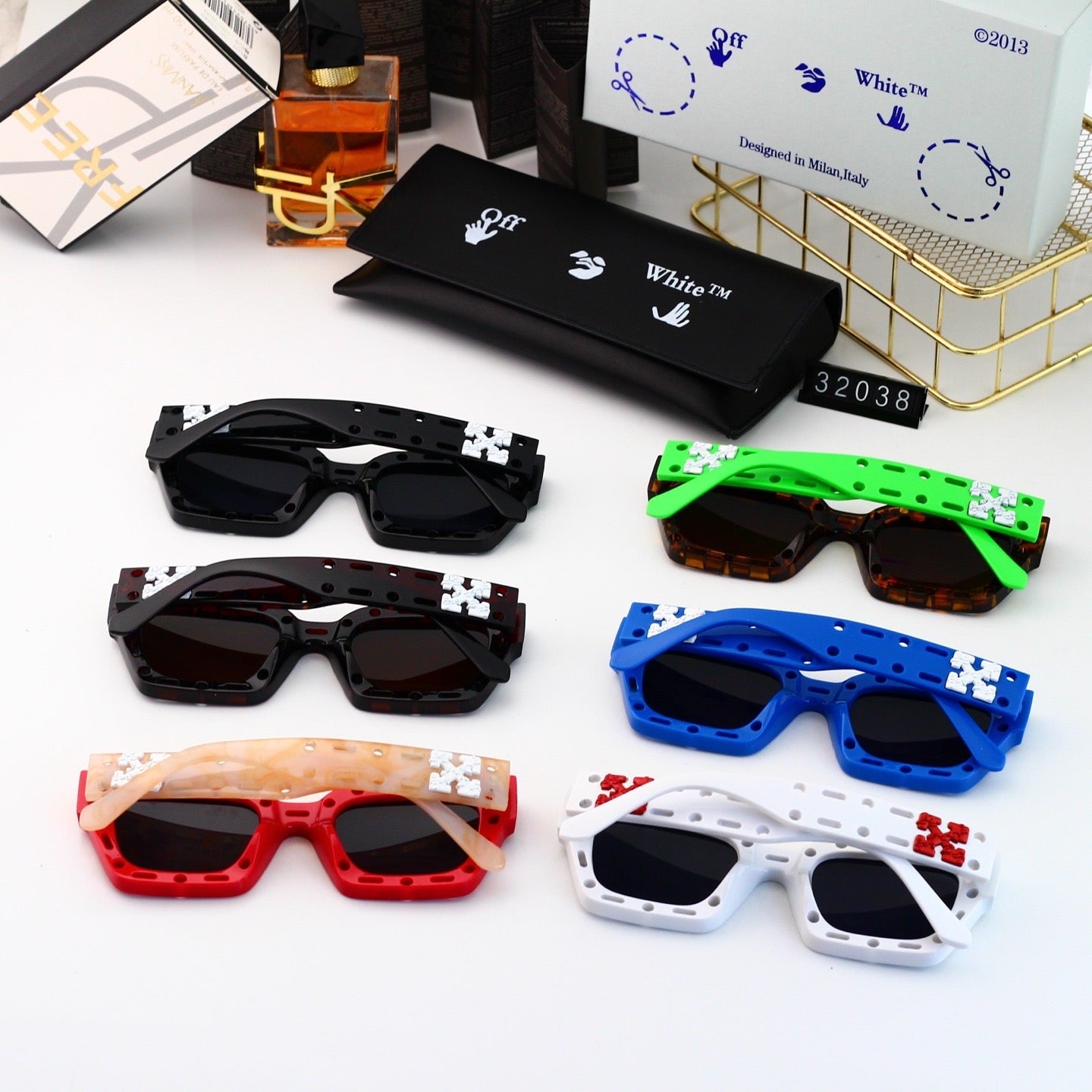 6 Colors Fashion Sunglasses 32038