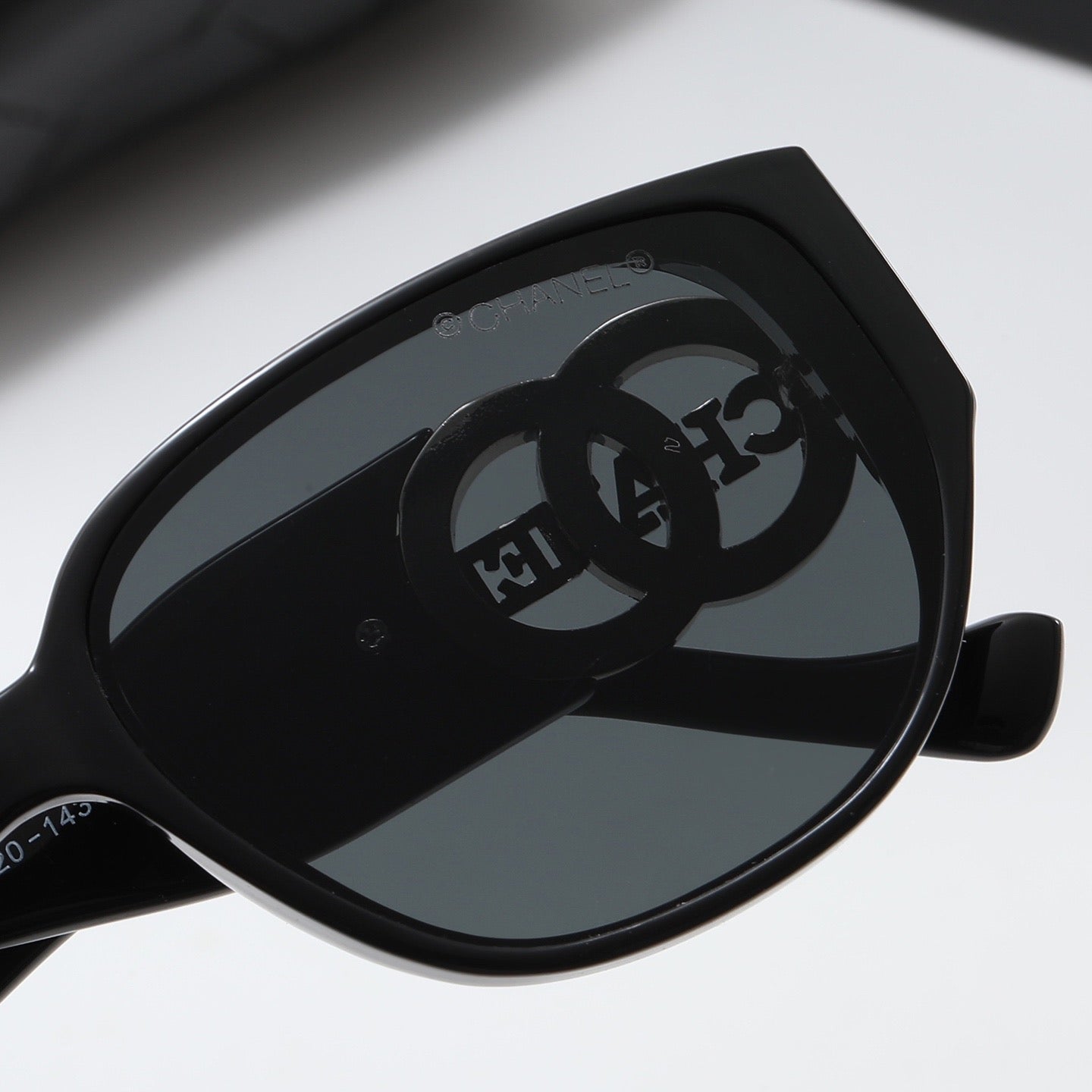 5 colors of fashionable and popular sunglasses for gifts 4200