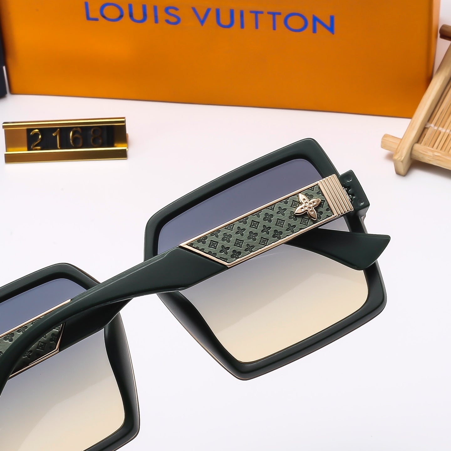 4 colors of fashionable and popular sunglasses 2168