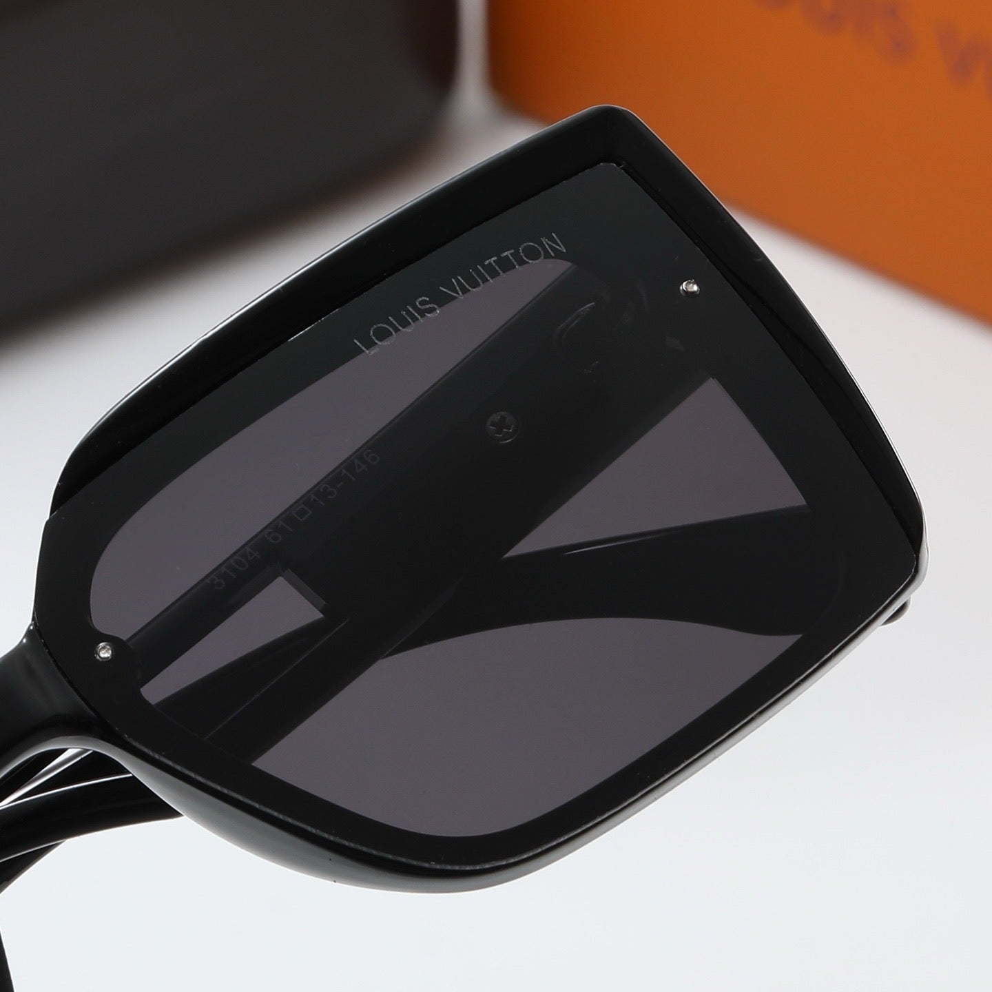 4 colors of fashionable and popular sunglasses 4159