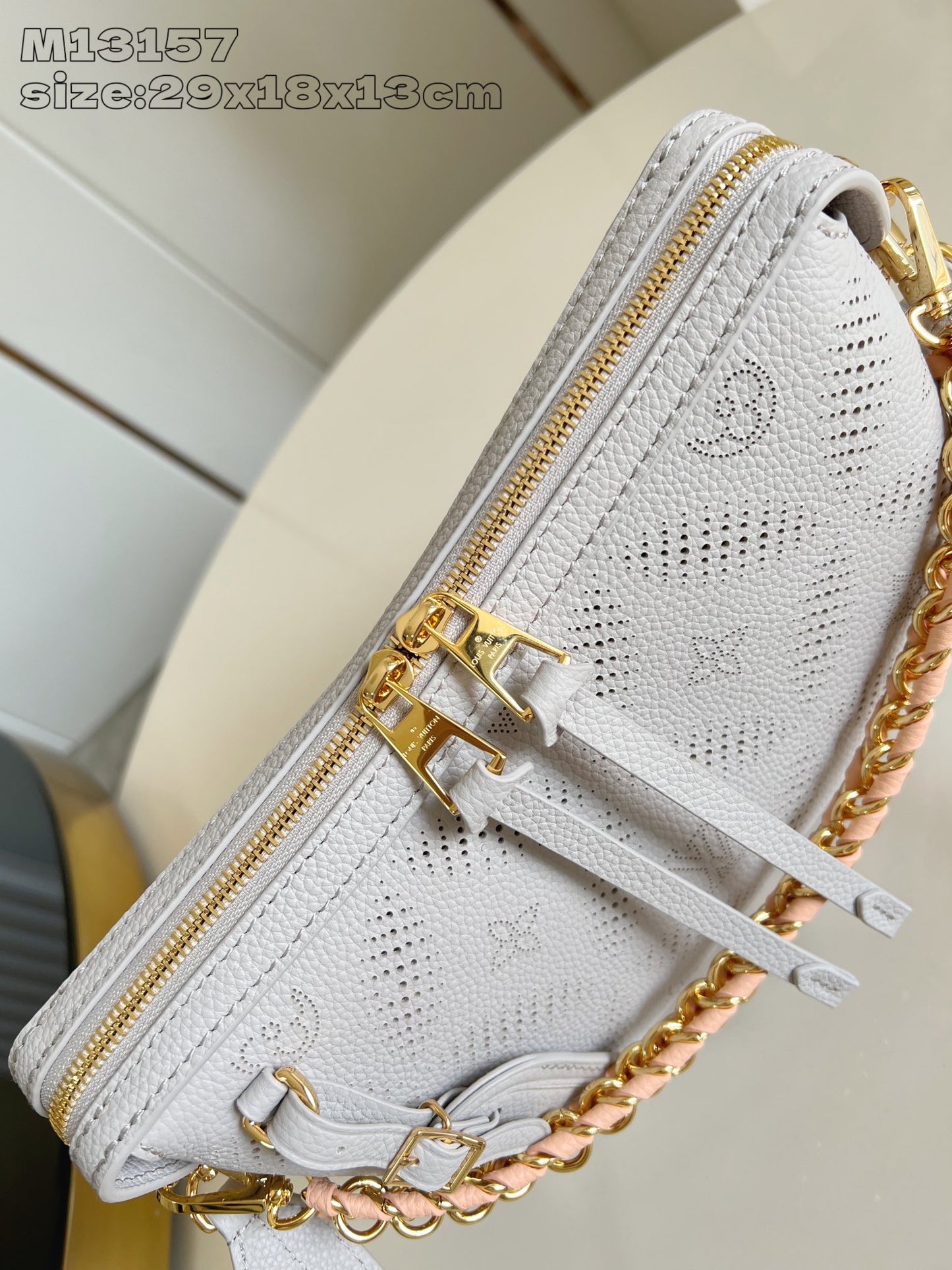 Crossbody or shoulder bag