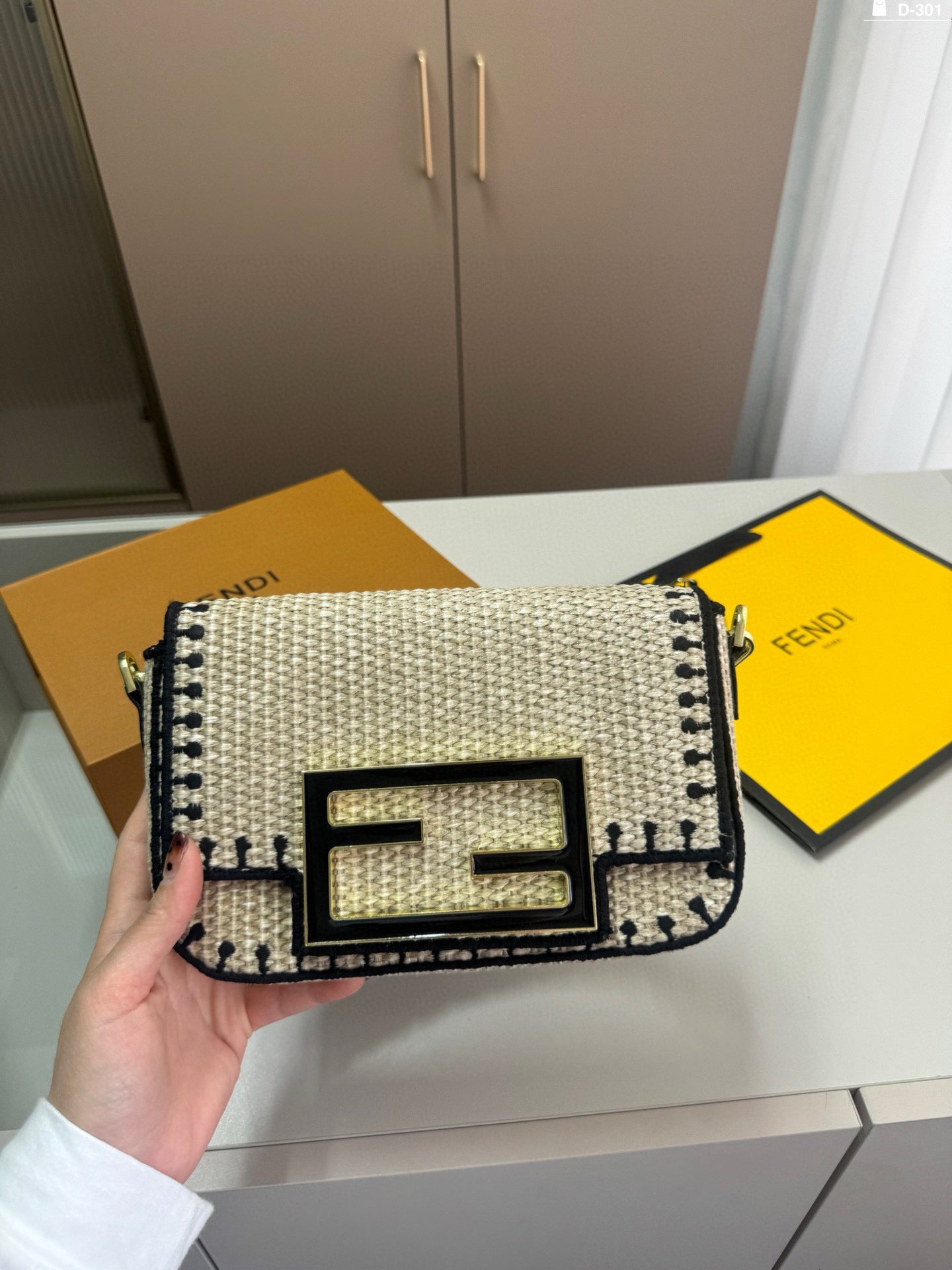 Non-straw handbag