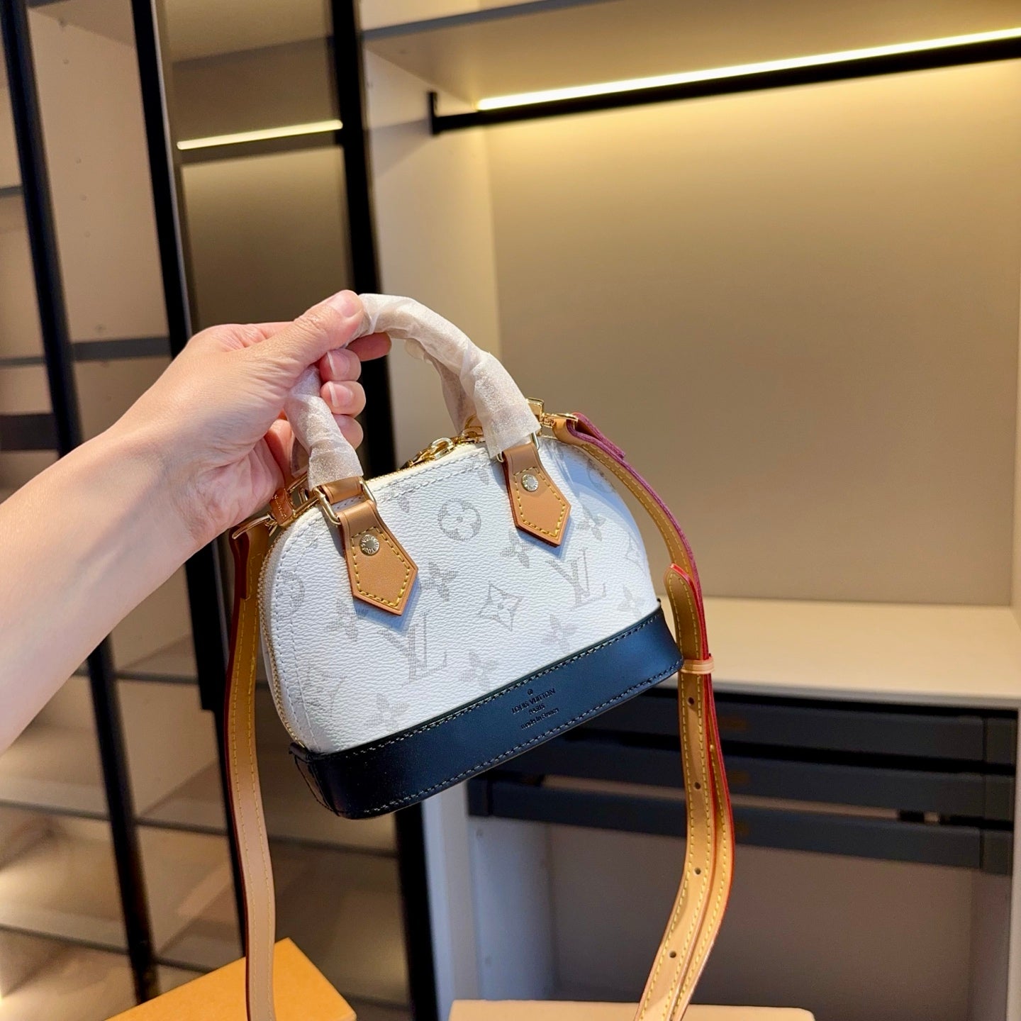 Mini shell bag