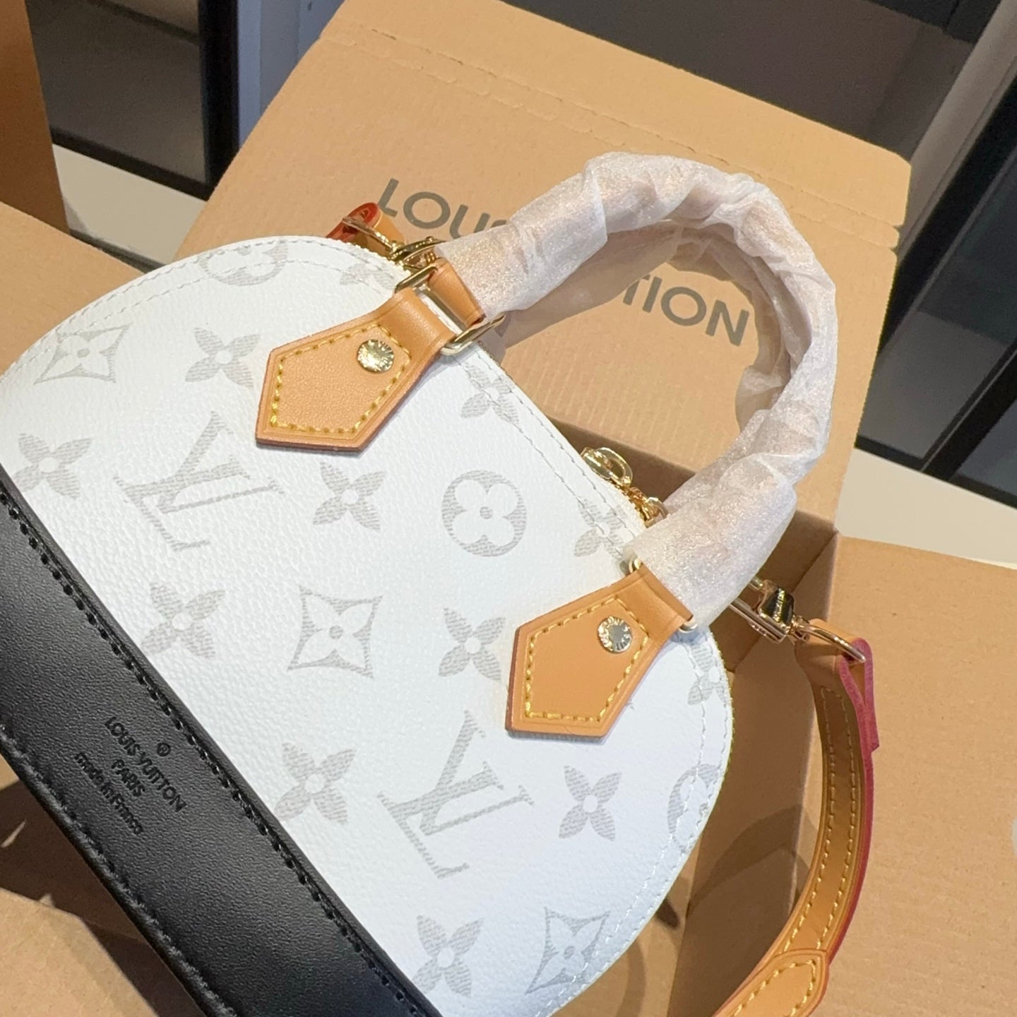 Mini shell bag