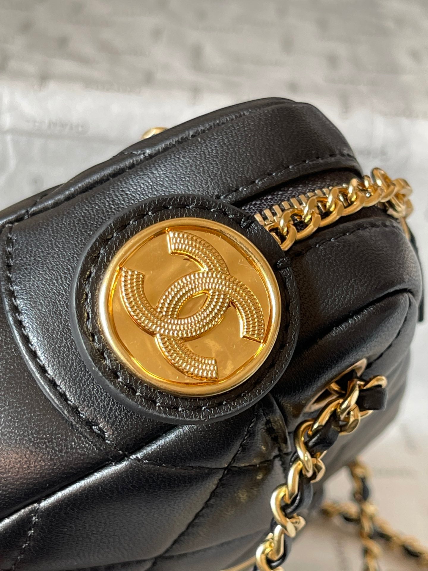 Small and lightweight camera bag