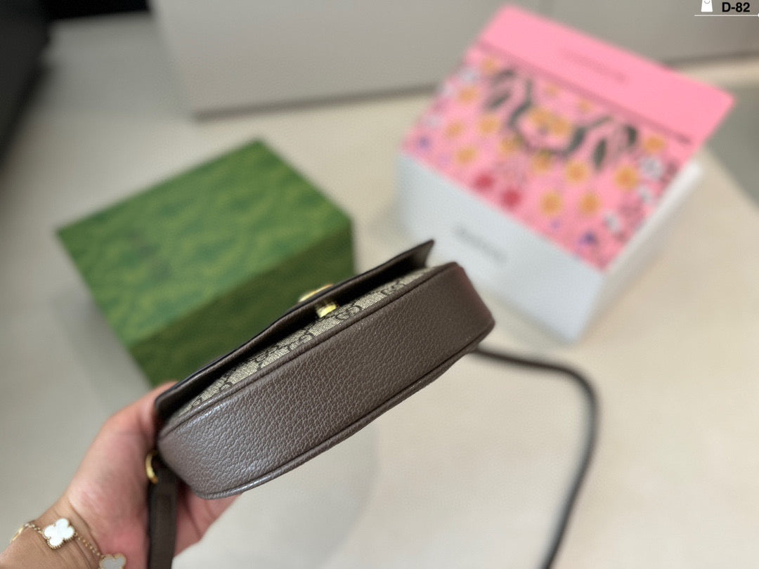 Small saddle bag