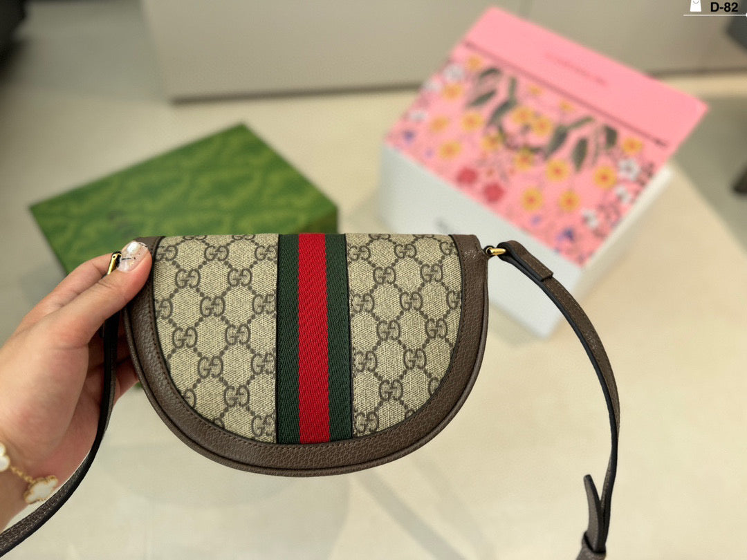 Small saddle bag