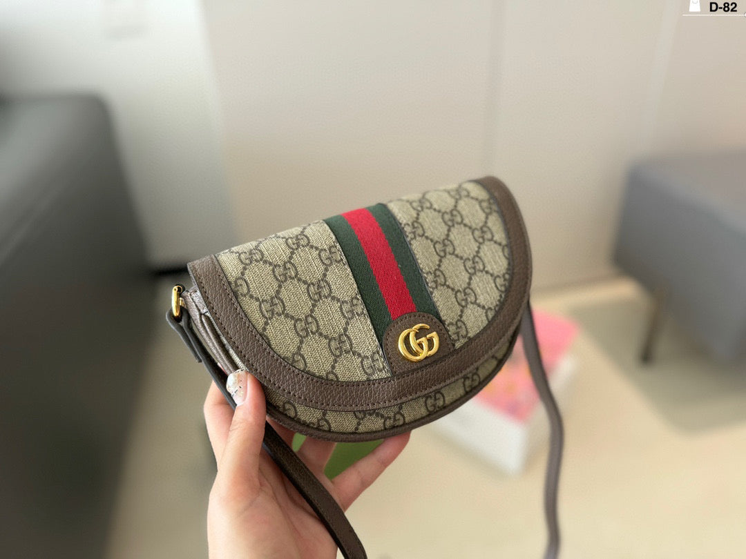 Small saddle bag