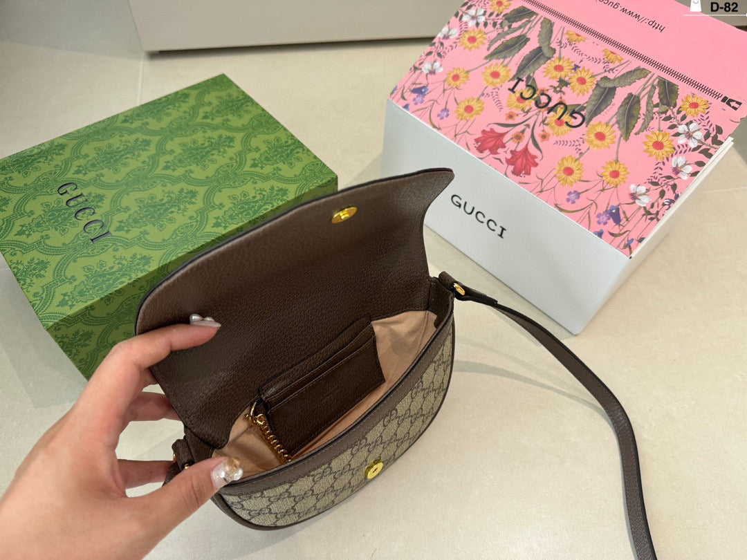 Small saddle bag