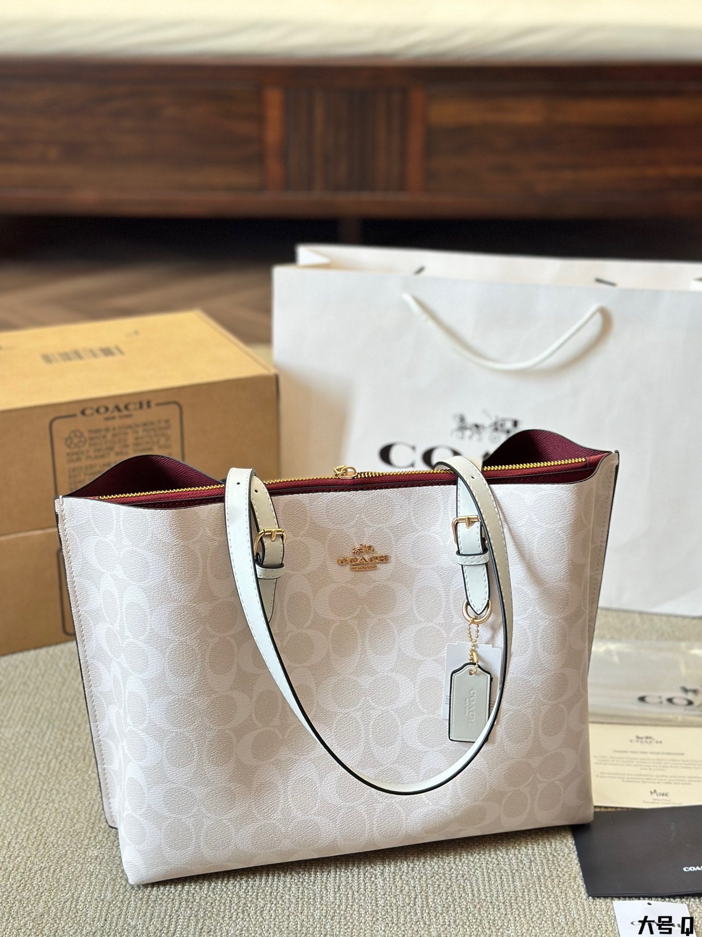 Practical style Multi-purpose lining with logo