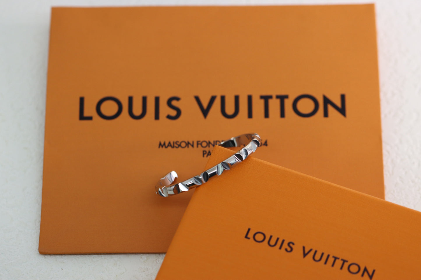 Silver V bracelet