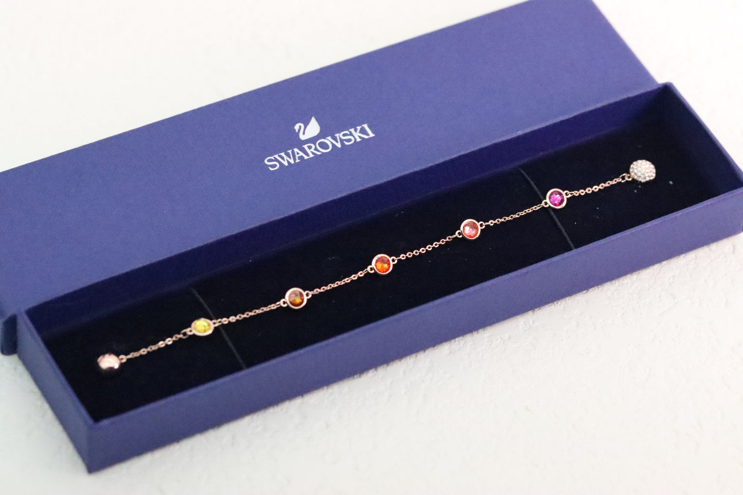 Rose gold colored crystal magnetic bracelet