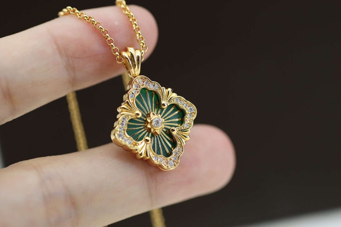 Full diamond green four-leaf clover double-sided clavicle necklace