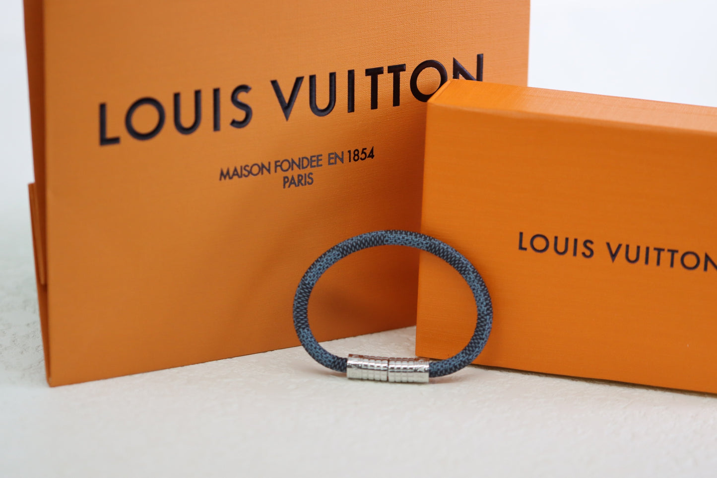 Silver rivet navy blue new bracelet