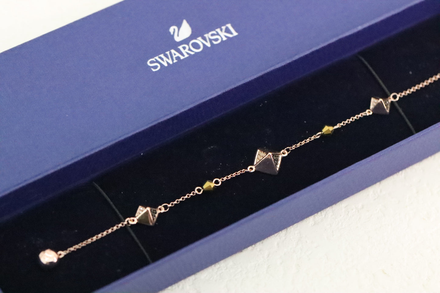 Rose Gold Pyramid Crystal Pearl Magnetic Bracelet