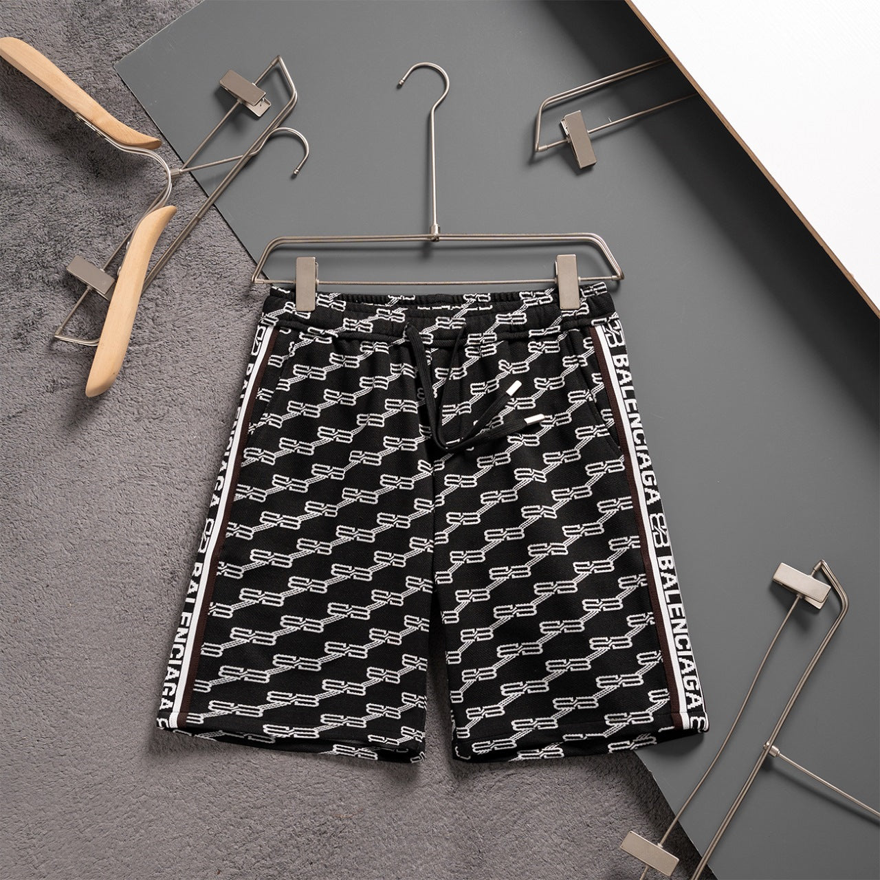 New knitted shorts, fashionable and casual shorts
