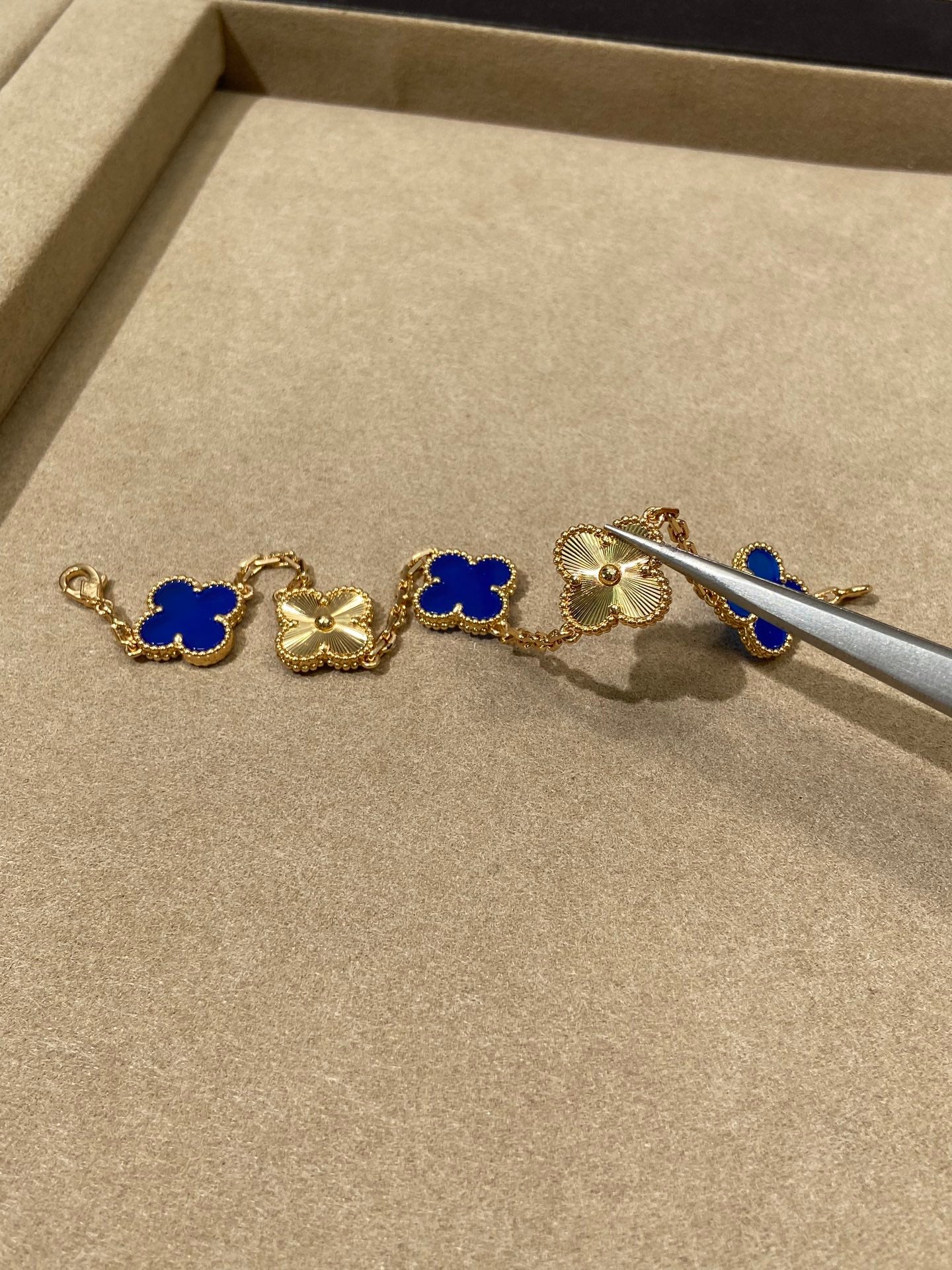 Five-flower bracelet ceramic laser