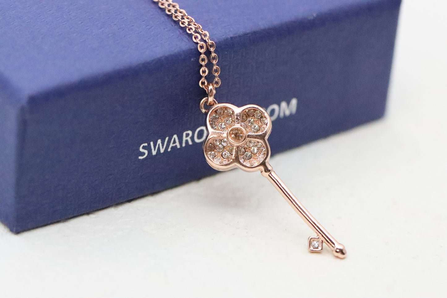 Rose gold diamond four-leaf clover key clavicle necklace