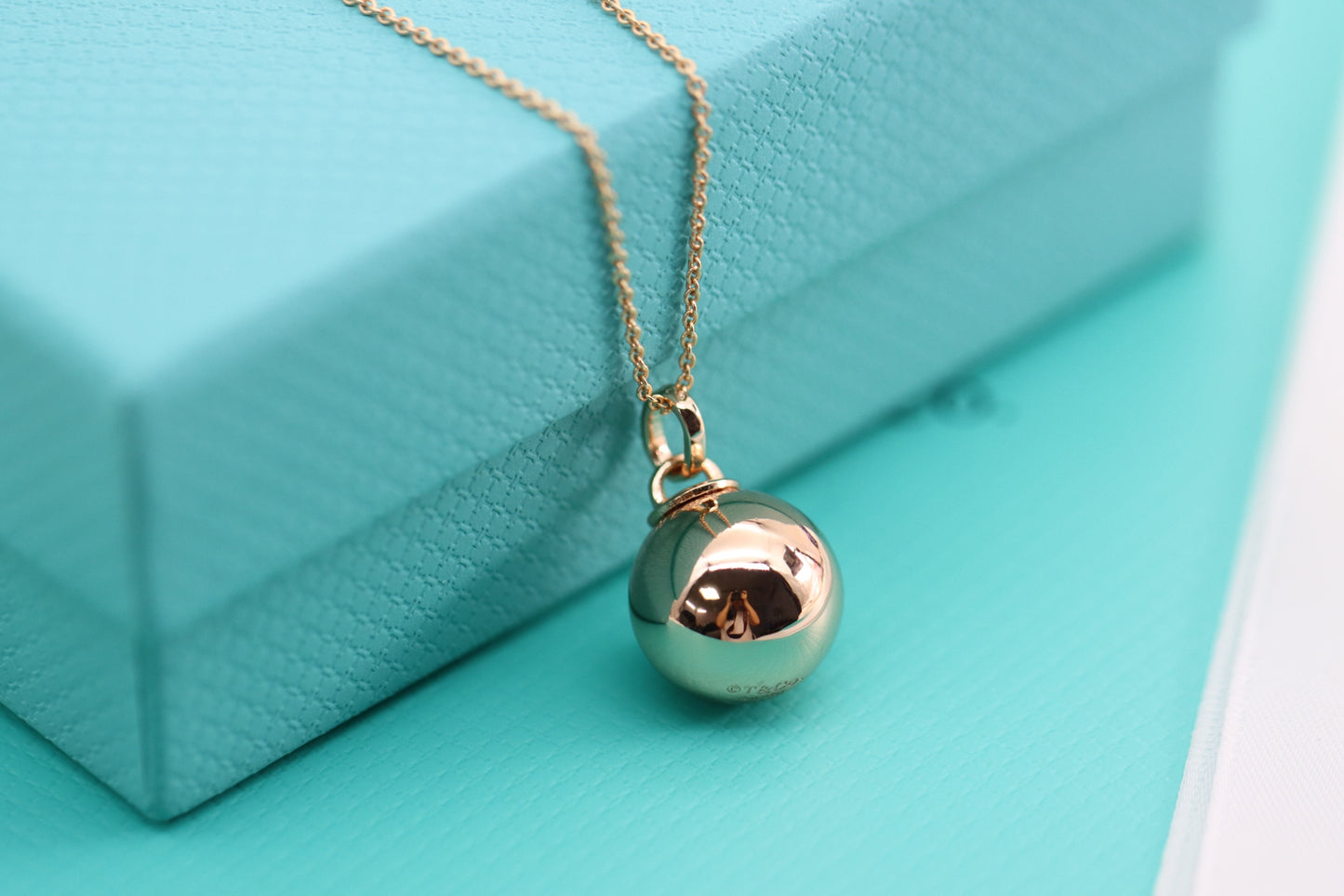 Rose gold ball lock clavicle necklace
