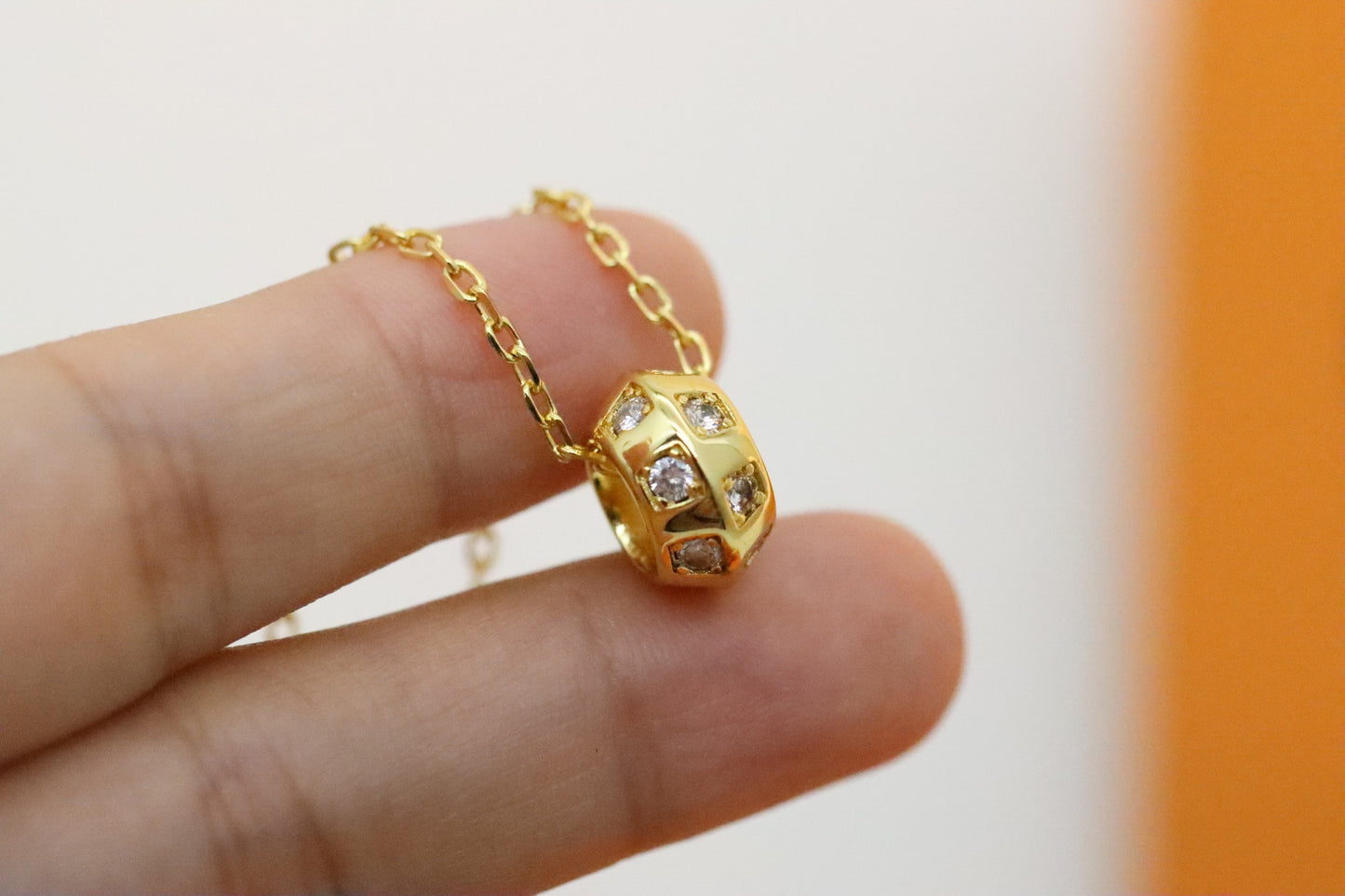Gold chessboard diamond square clavicle necklace