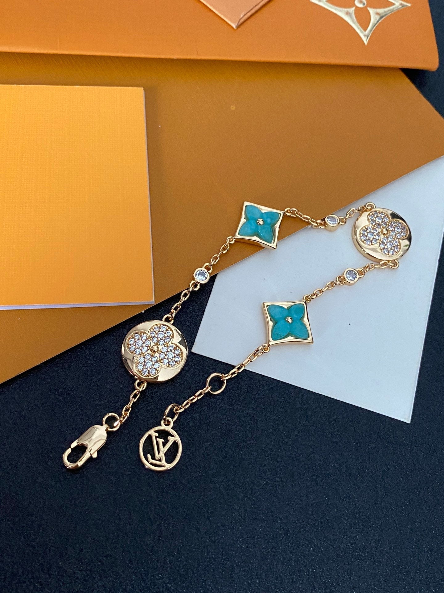 Luxurious Rhinestone Gem Bracelet
