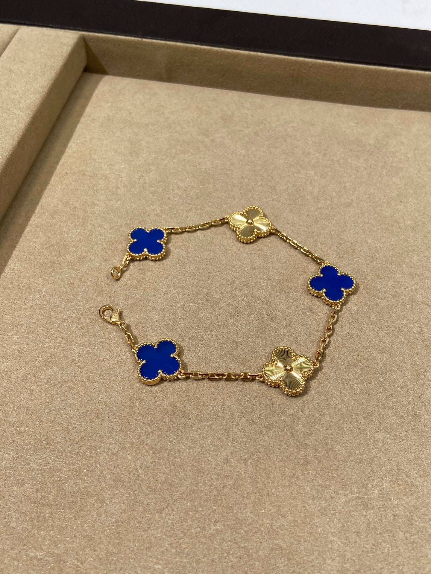 Five-flower bracelet ceramic laser