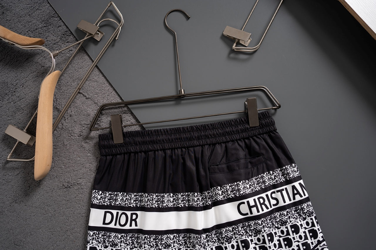 New classic black and white casual beach shorts plaid quick-drying shorts