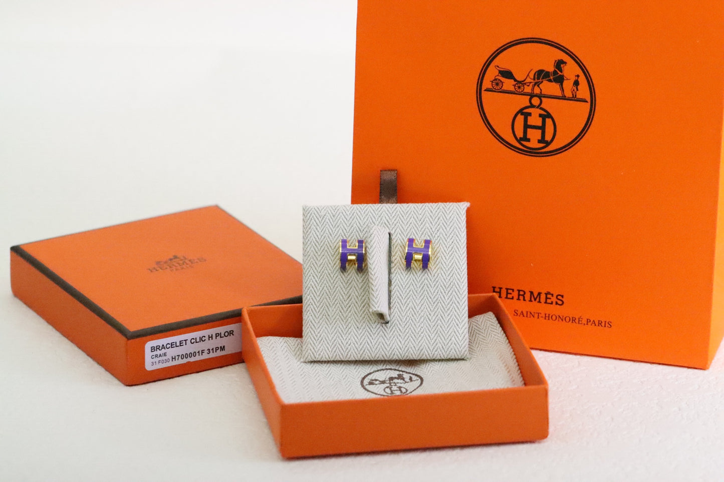 Milk tea enamel round earrings
