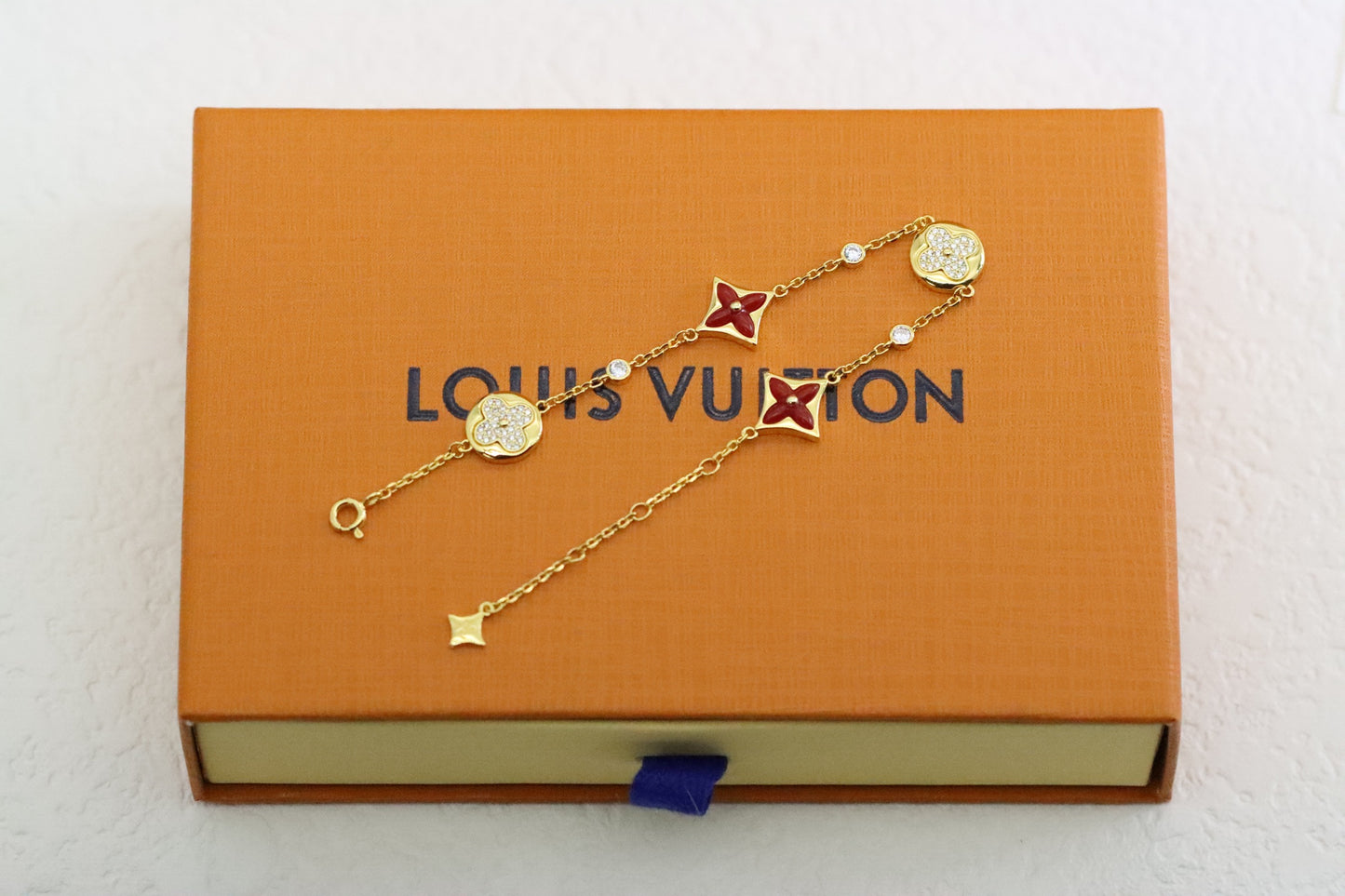 Carnelian diamond diamond flower four flower bracelet