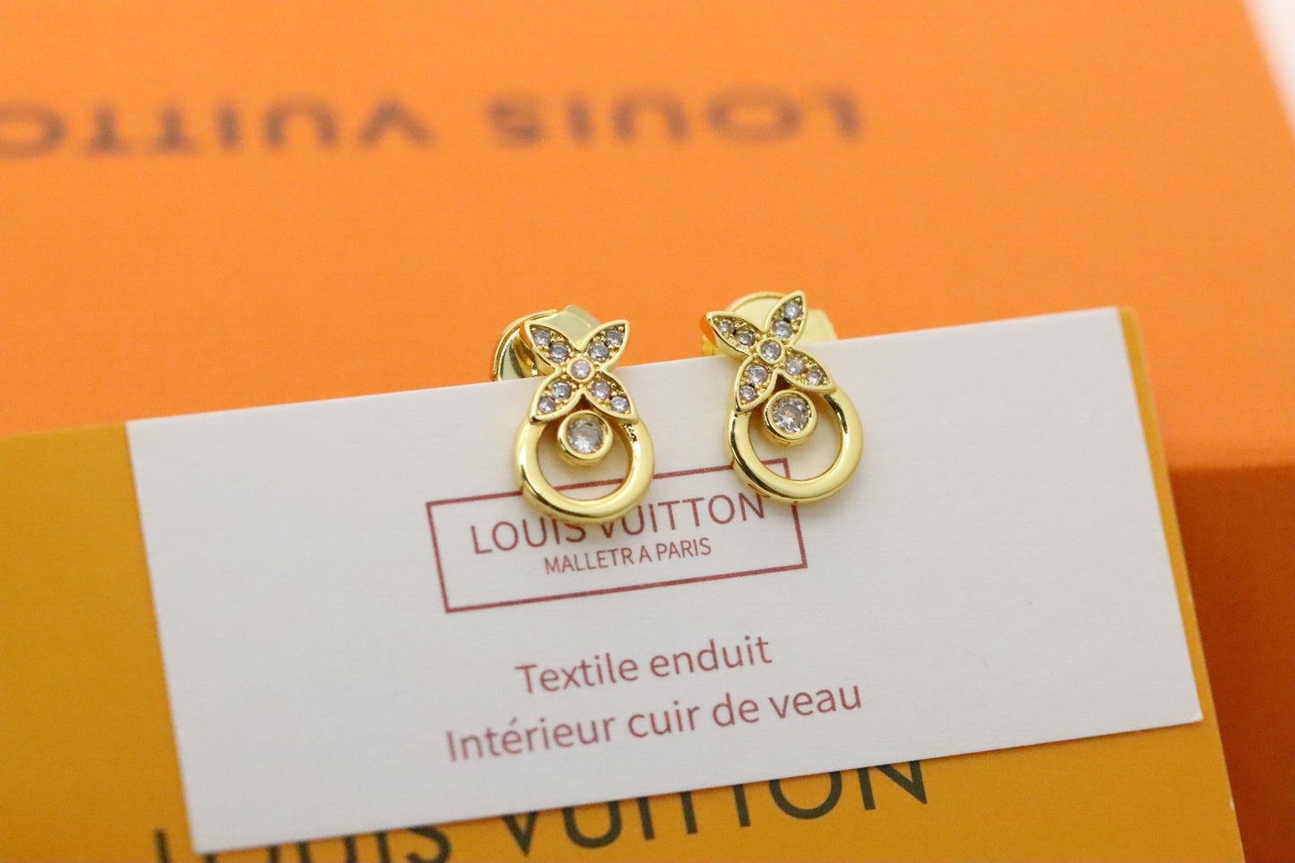 Full Diamond Four-Leaf Clover Flower Round Diamond Earrings