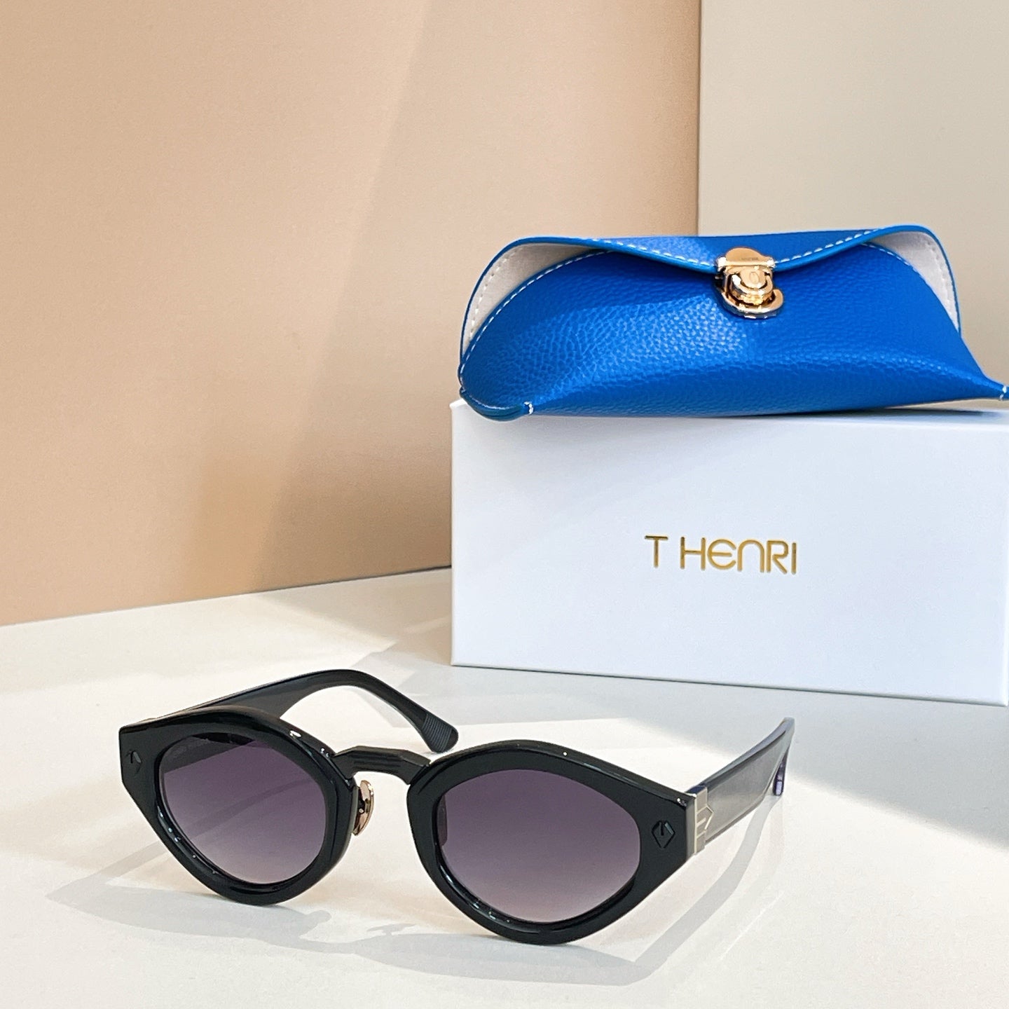 Cat Shape Full Frame Sunglasses