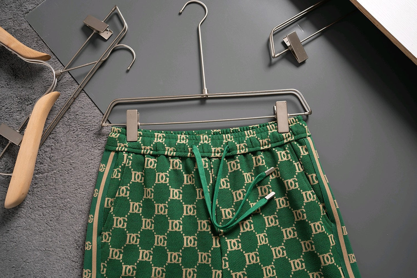 LOGO GRAPHIC KNIT JACQUARD SHORTS