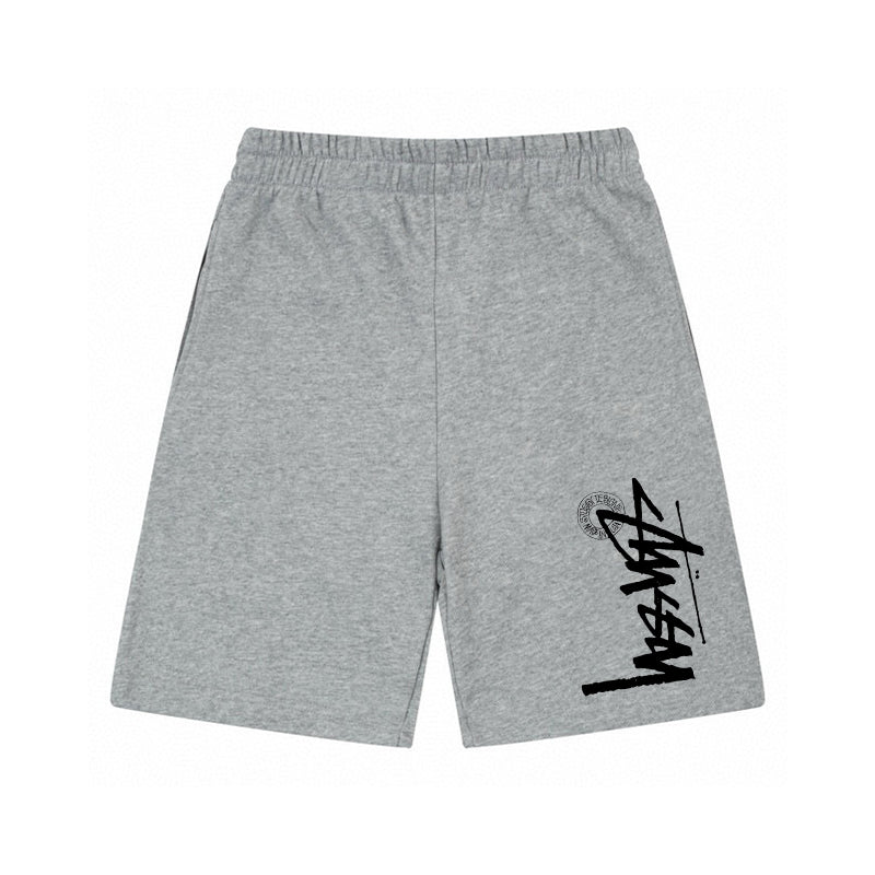 Basic shorts with large logo on the side