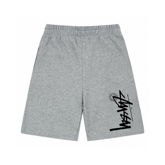Basic shorts with large logo on the side