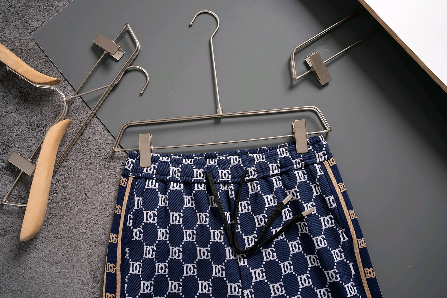 LOGO GRAPHIC KNIT JACQUARD SHORTS