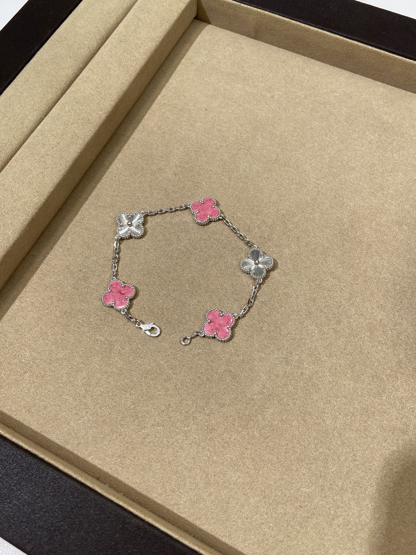 Five-flower bracelet ceramic laser