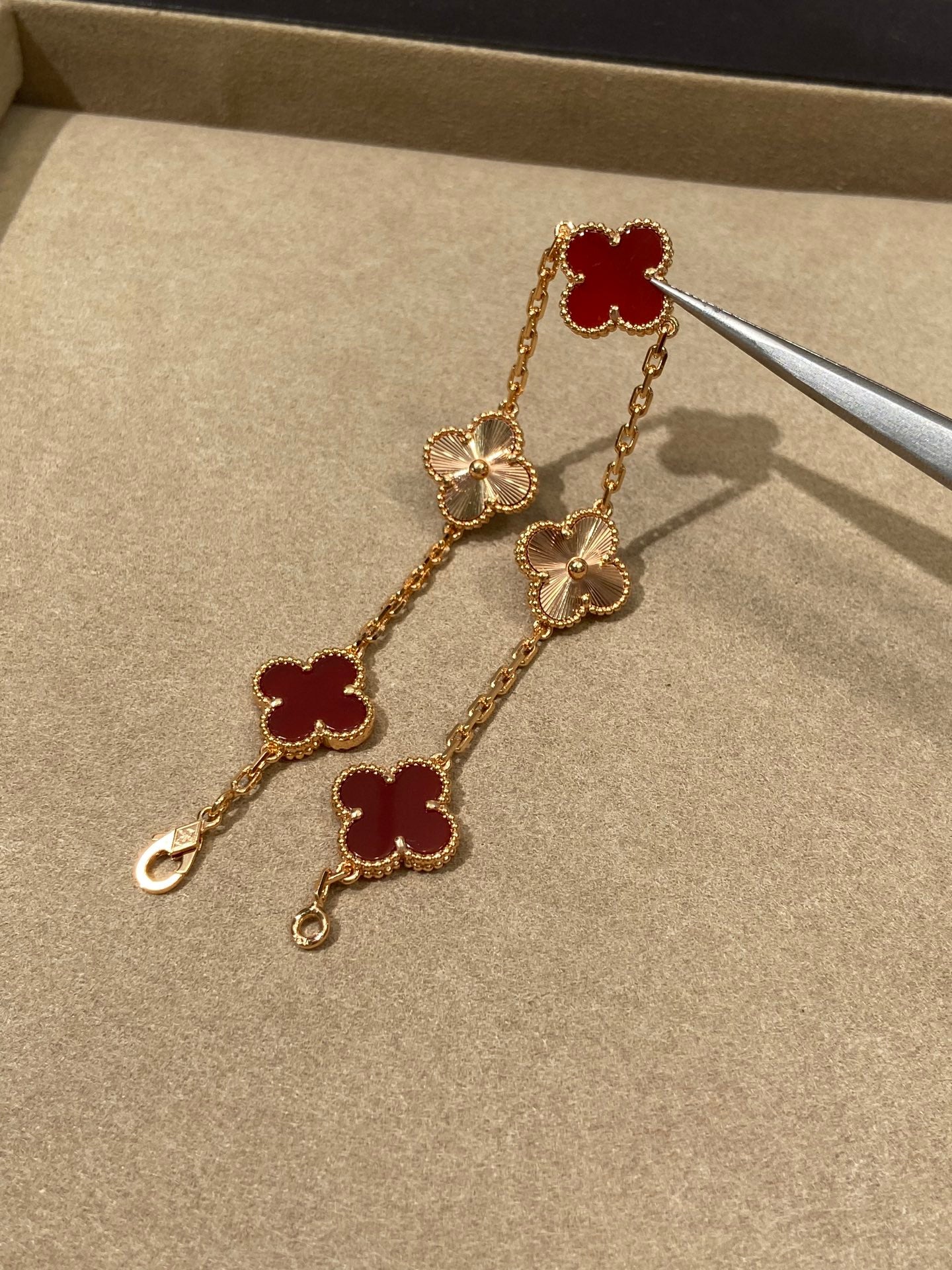 Five-flower bracelet ceramic laser